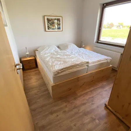 M5 Haus Mit Garten- Waschmaschine Und Trockner By Interhome Grosswurden